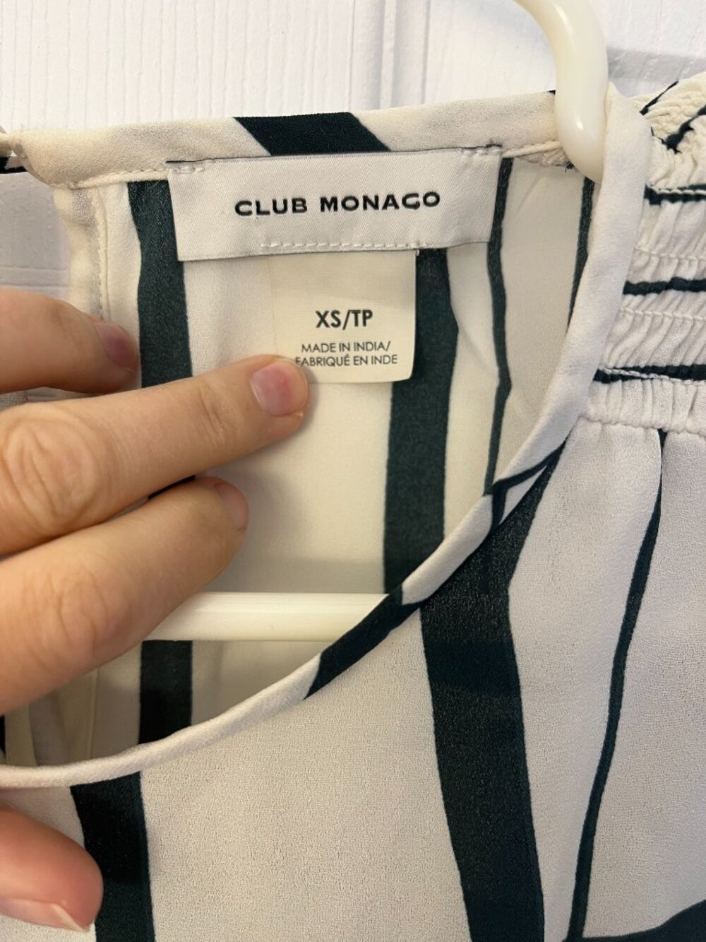 Club Monaco - Smocked Shoulder Blouse - Picture 6 of 9